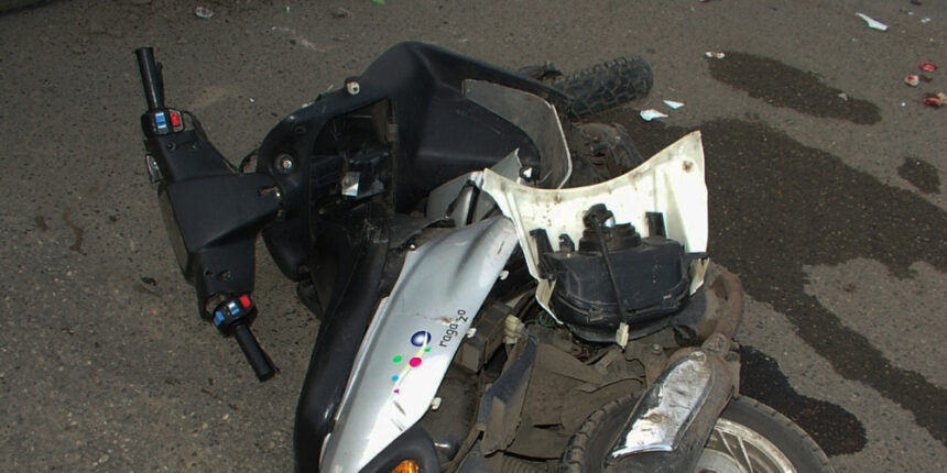 У Могилів-Подільському районі водій скутера зіткнувся з Opel Vectra