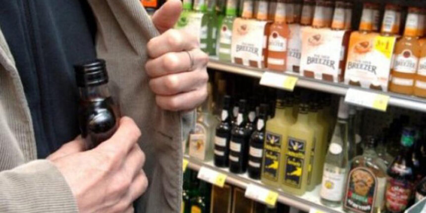 Затримали вінничанина, який двічі грабував один і той же магазин