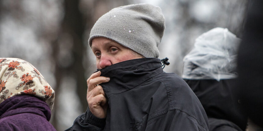 Бездомні та старенькі бабусі Вінниці отримають маски, дезінфектори, питну воду