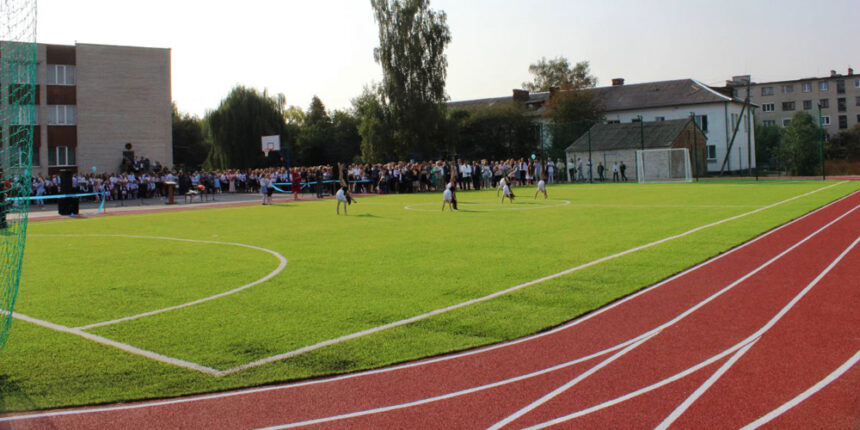 Спорткомплексу на території школи №19 вінничанам ще доведеться зачекати