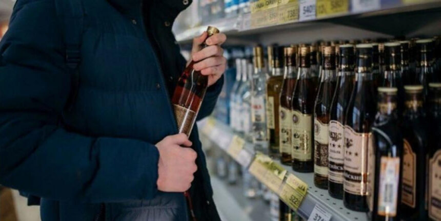 На Вінниччині неповнолітній викрав з магазину гроші та алкоголь