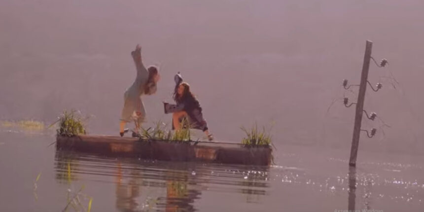 "Світанок" посеред затопленого кар'єру — степ від вінницьких танцівниць