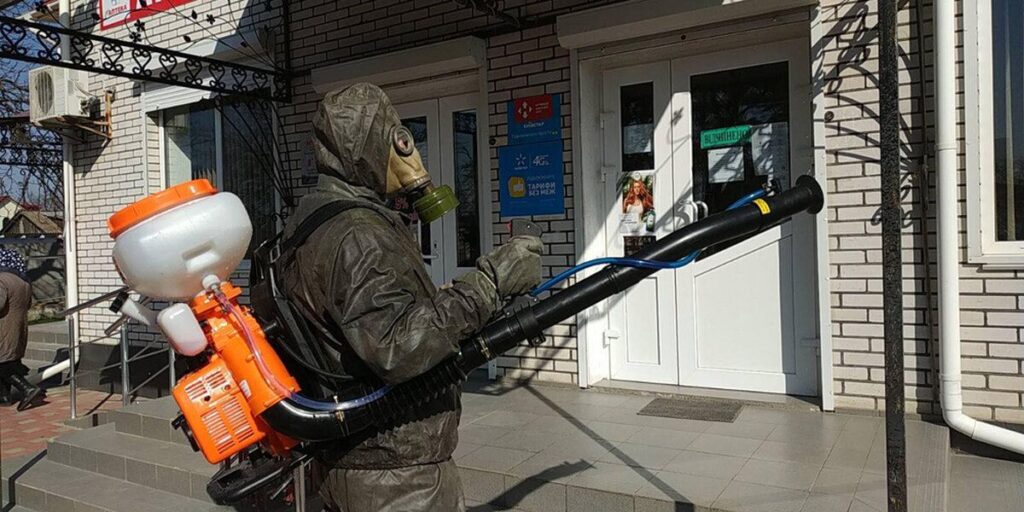 На Вінниччині рятувальники продовжують проводити дезінфекцію у населених пунктах