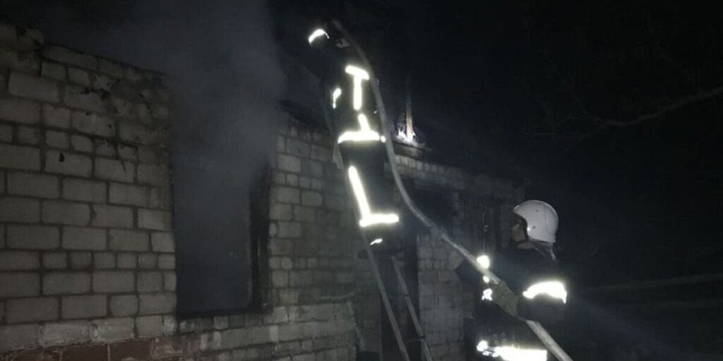 Рятувальники ліквідували пожежу в будинку у Жмеринському районі