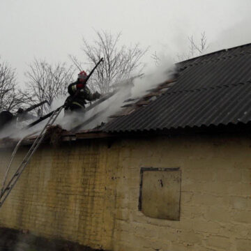 У Вінниці господар мало не спалив хату через необережне паління