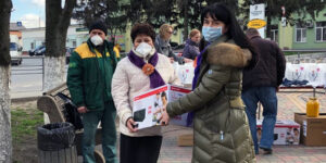 У Вінниці Асоціація жінок України "ДІЯ" передали допомогу жінкам-військовим