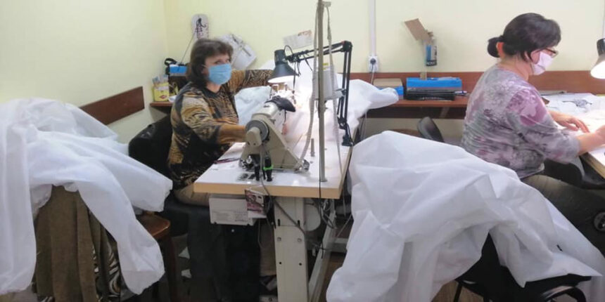Вінницьке ательє відшиває захисні костюми для лікарів за супер-низькими цінами