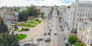 У Вінниці просять відремонтувати дорожнє покриття на центральній вулиці міста