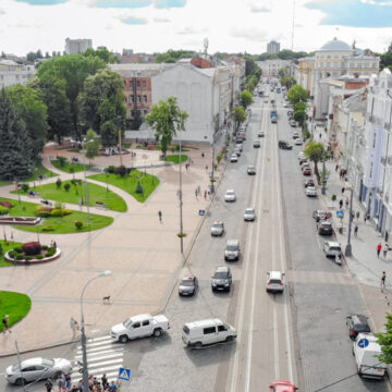 У Вінниці просять відремонтувати дорожнє покриття на центральній вулиці міста