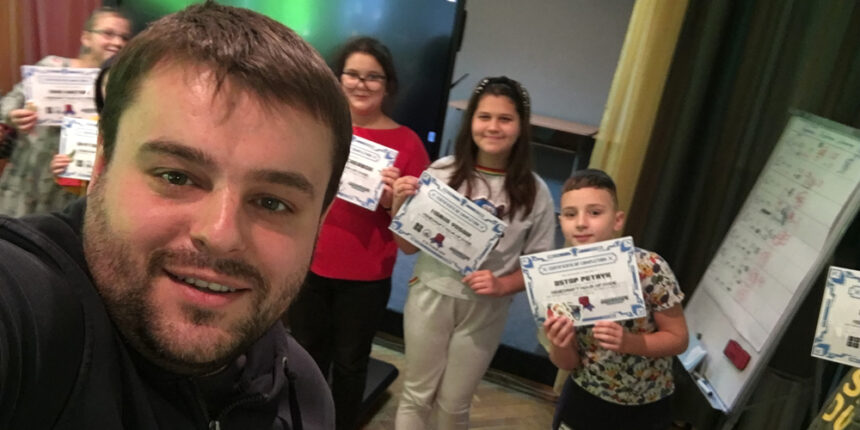 Вчитель з Вінниці розказав як школярі зривають онлайн-уроки, і як цьому запобігти