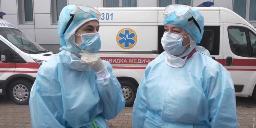 У Вінниці затвердили використання коштів для мобільних бригад, які виїжджають до хворих з підозрою COVID-19