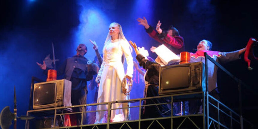 Драм-театр Садовського у Вінниці пропонує до перегляду репертуар онлайн-вистав