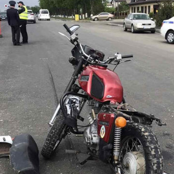 Поліція Вінниччини розслідує обставини ДТП, в якій постраждав мотоцикліст
