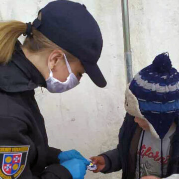 Вінницькі поліцейські перевіряють умови проживання дітей з проблемних сімей