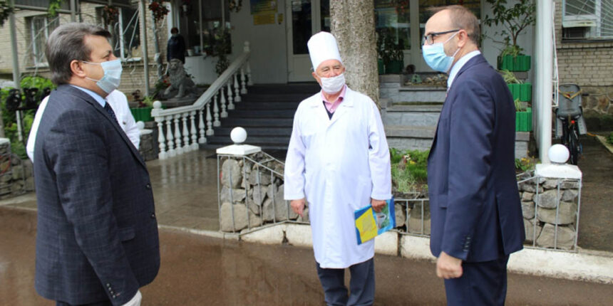 Фонд міжнародної солідарності передав Вінницькому госпіталю ветеранів війни медичні захисні засоби