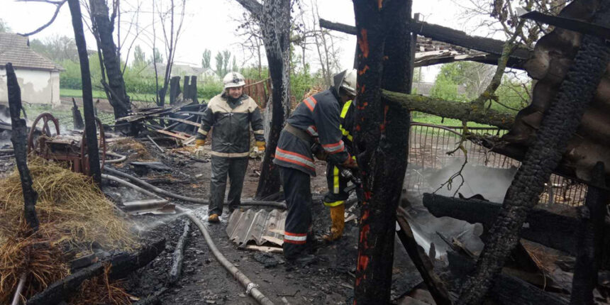 У Бершадський районі ліквідовано пожежу господарчої будівлі