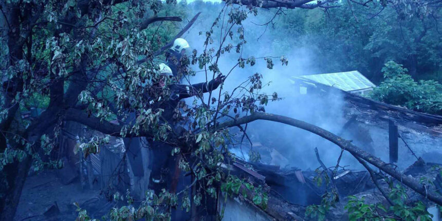 Вінницький район: ліквідовано пожежу в господарчій будівлі