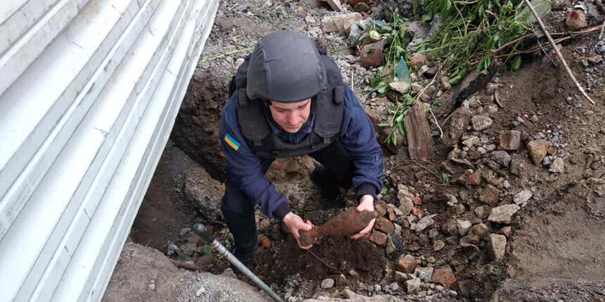 Вінницькі піротехніки знищили 8 мін часів Другої світової