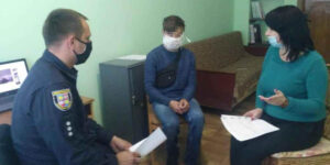 Поліцейські у Бару на Вінниччині повернули додому підлітка