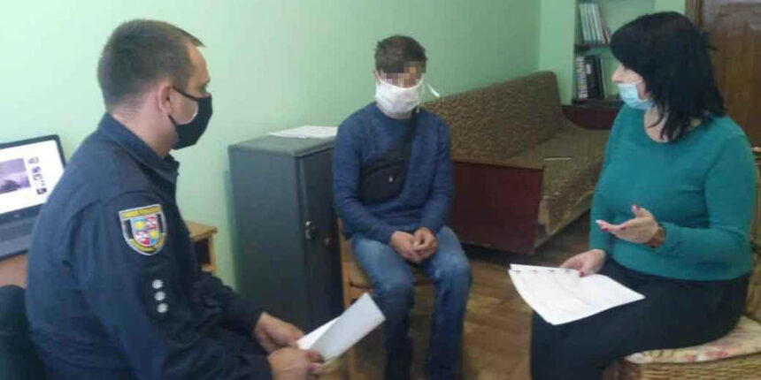 Поліцейські у Бару на Вінниччині повернули додому підлітка
