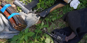 На Вінниччині виявили схрон зі зброєю та боєприпасами