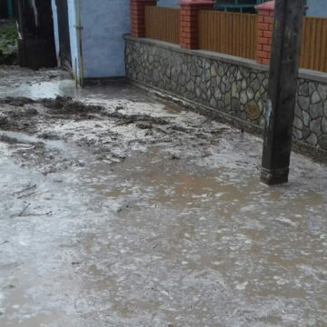 Негода на Вінниччині: рятувальники викачували воду з  підтопленого підвалу