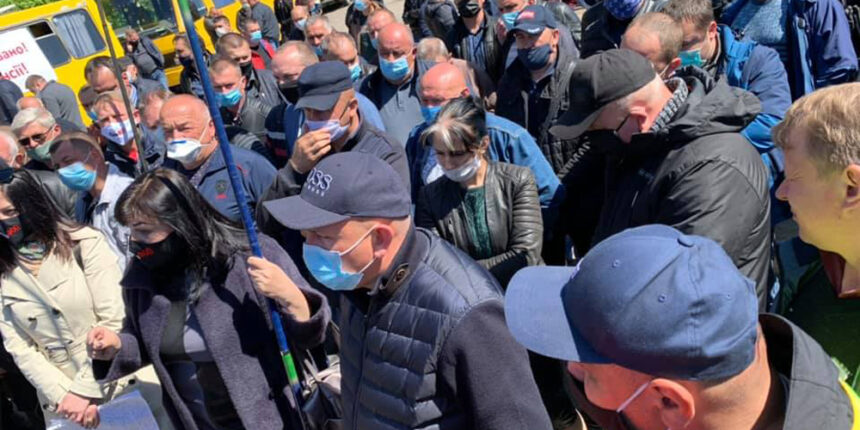 Вінницькі перевізники протестували, але рух дорогою не перекрили