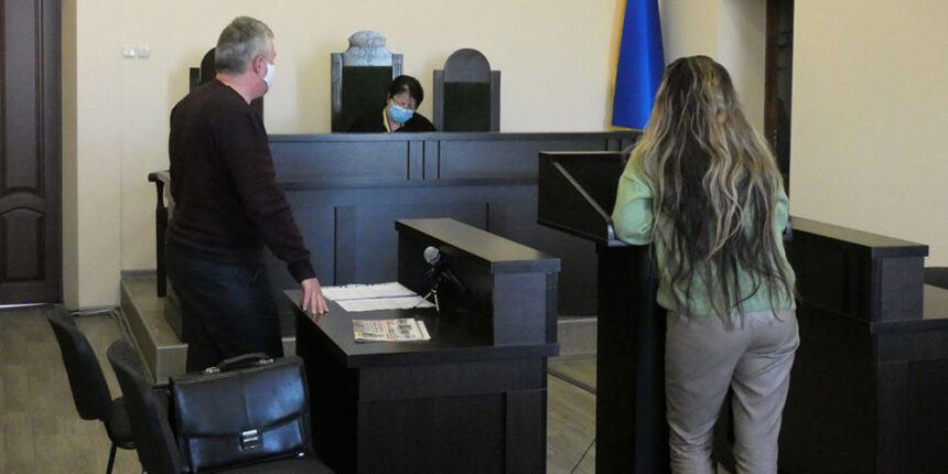 Вінницький суд виправдав вчительку, яку підозрювали у поширенні "коронавірусних чуток"