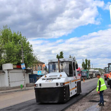 Завершили поточний середній ремонт траси біля Немирова