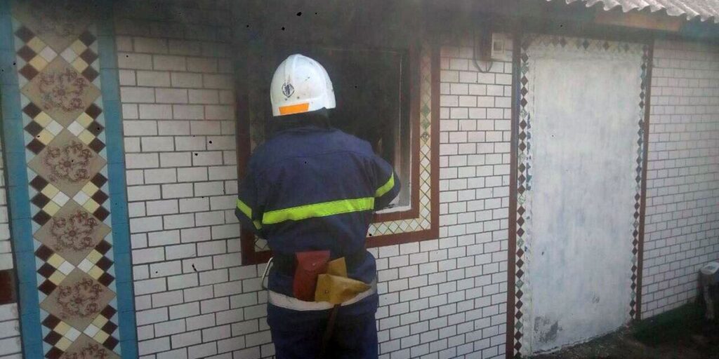У Шаргородському районі в літній кухні згоріли телевізор, холодильник, диван та інші речі