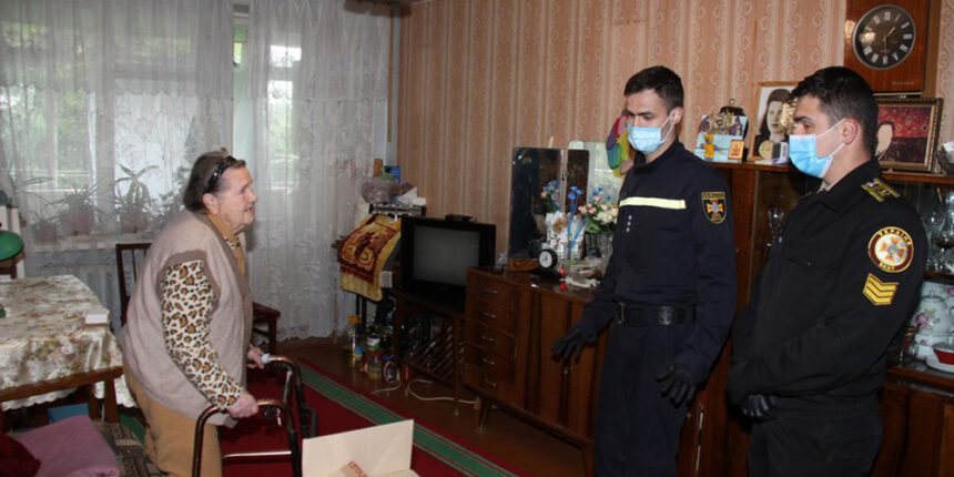 Рятувальники Вінниці вшанували вдів учасників Другої світової війни