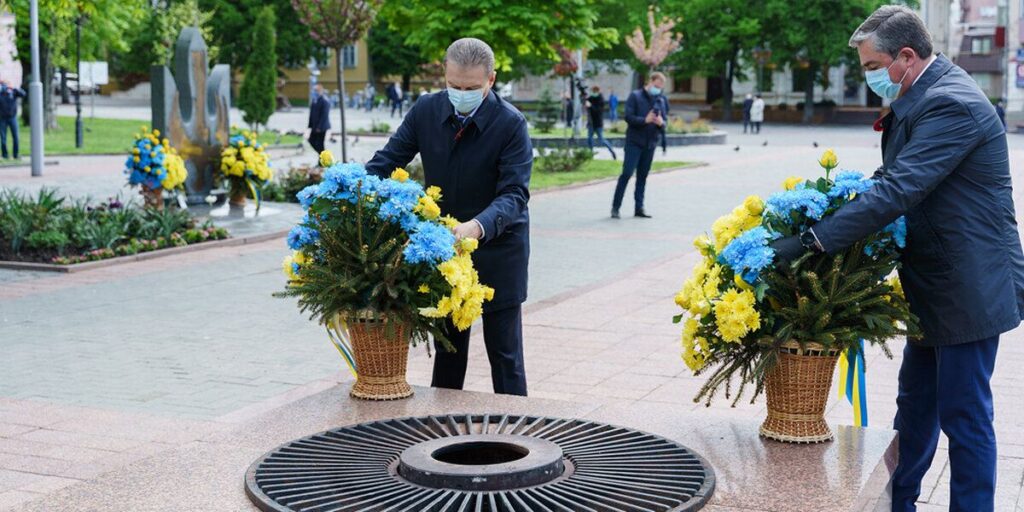 Пам'ятні дати - 8 та 9 травня - Вінниця відзначає онлайн