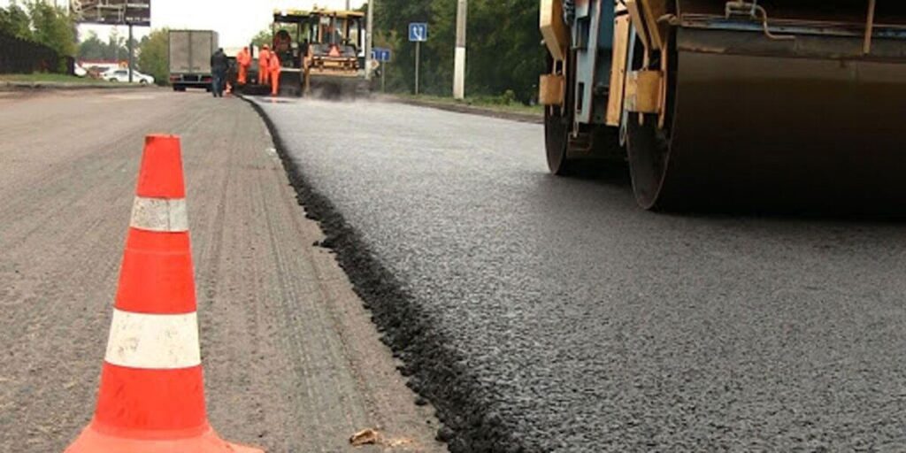 Вінничанин збирає голоси під петицією за асфальтування вул.Кутузова