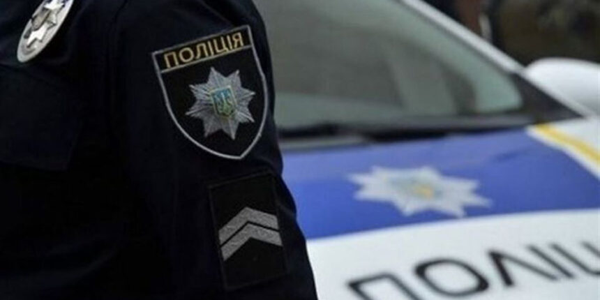 Нетверезий житель Ямпільщини вів автомобіль, і покусав поліцейського.