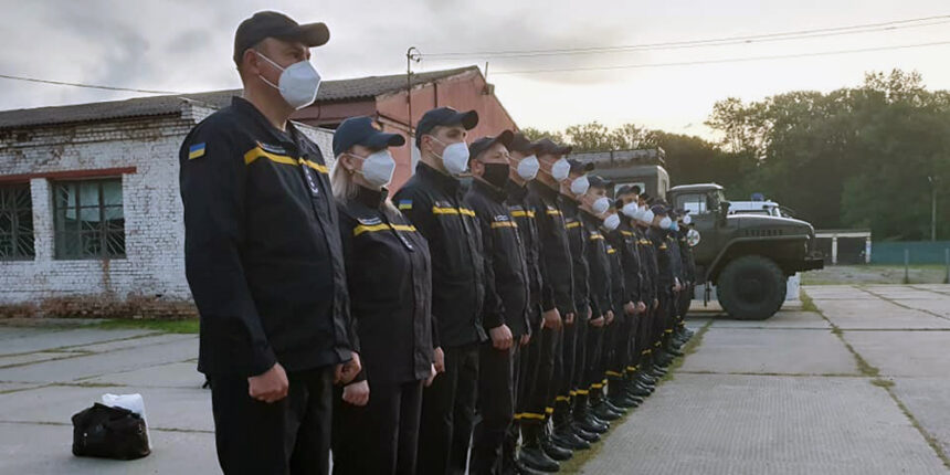 Вінницькі рятувальники вирушили розміновувати територію з зоні ООС