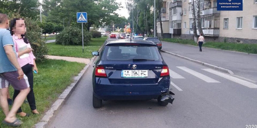 У Вінниці неповнолітнього нетверезого мопедиста, який вчинив ДТП впіймав перехожий