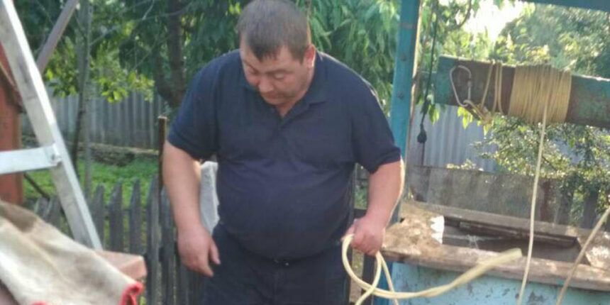 У Шаргородському районі бійці ДСНС врятували чоловіка з дна 27-метрового колодязя