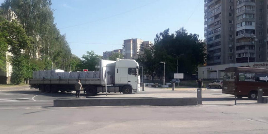 Вінничани у захваті від вчинку поліцейського, але не знають його імені