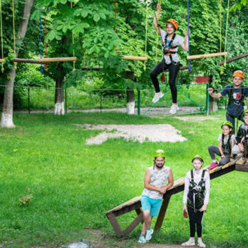 У Жмеринці відкривають сучасний мотузковий парк