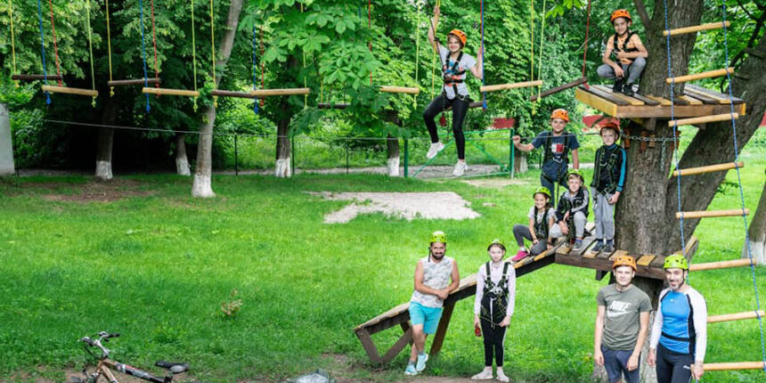 У Жмеринці відкривають сучасний мотузковий парк