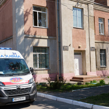 У Вінниці на COVID-19 захворіли 76 працівників станції «швидкої»