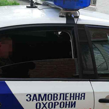 У Вінниці поліцейські затримали зловмисників, які ножем погрожували водію тролейбуса