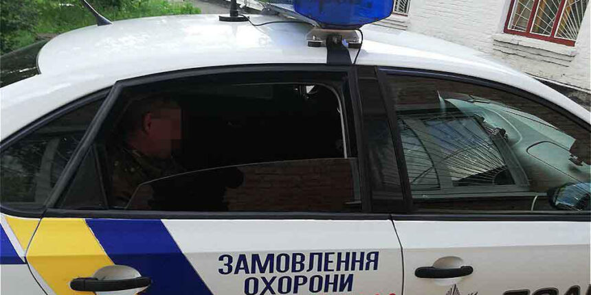 У Вінниці поліцейські затримали зловмисників, які ножем погрожували водію тролейбуса