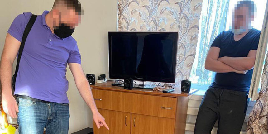 Вінницькі детективи зупинили шахрая, який онлайн видурював у гроші в довірливих людей