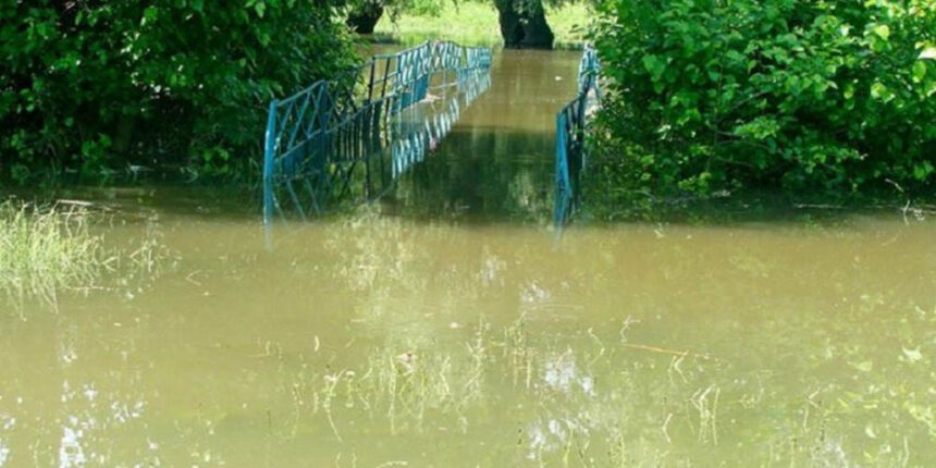 У Ямполі почалось підтоплення - кілька будинків вже відрізані від дороги