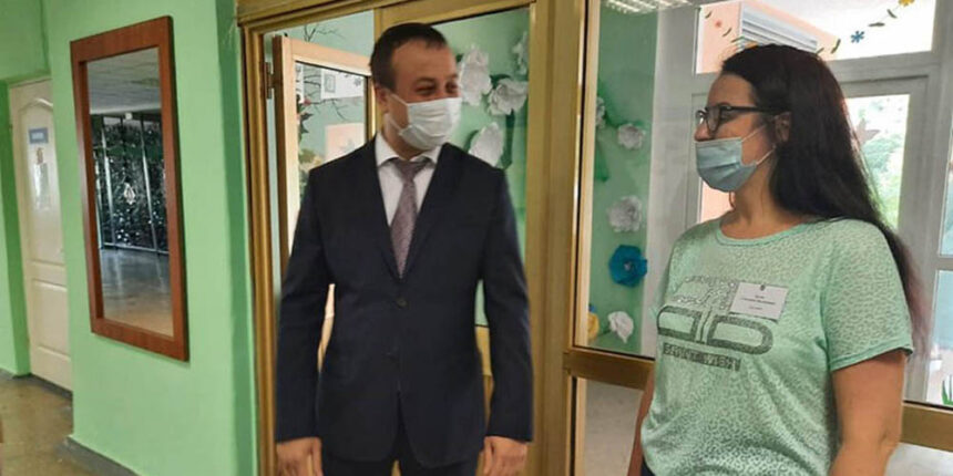 Сергій Борзов відвідав пункти проведення ЗНО у Вінниці та побажав успіхів абітурієнтам