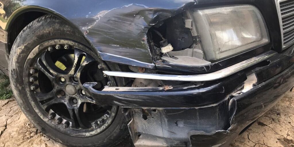 Біля Вороновиці чоловік на Mercedes збив жінку на мопеді та втік з місця ДТП