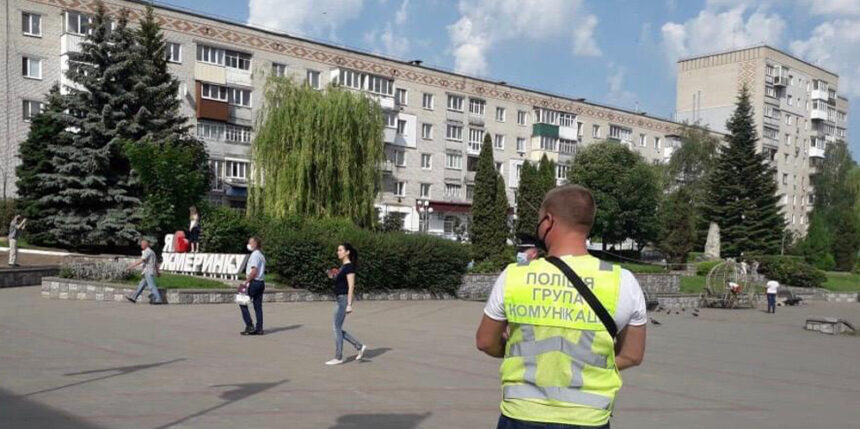 Зустріч мера з громадськістю у Жмеринці убезпечили 50 поліцейських