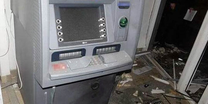 У Іллінецькому районі невідомі “бомбанули” банкомат на мільйон гривень