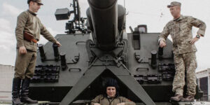 Артилеристи отримали від “Центру історії Вінниці” творчий подарунок